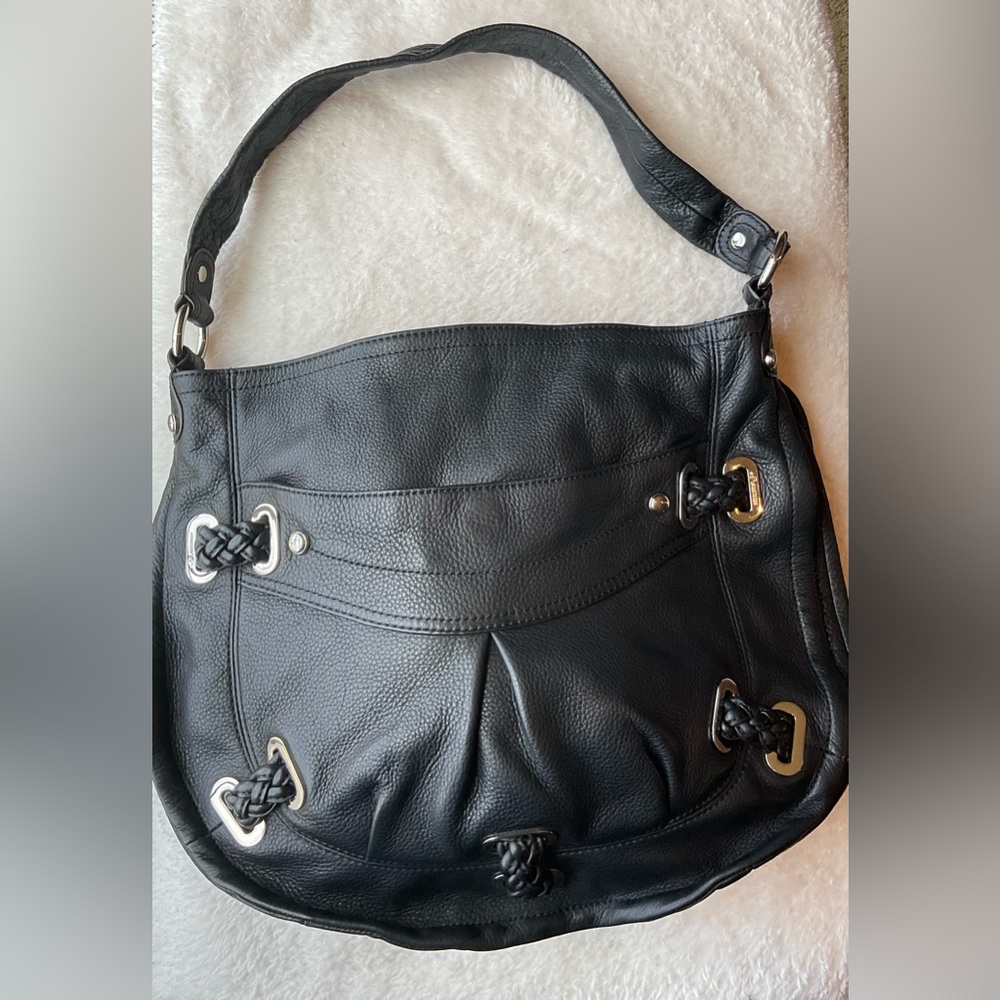 Elegant Black Leather Shoulder Bag